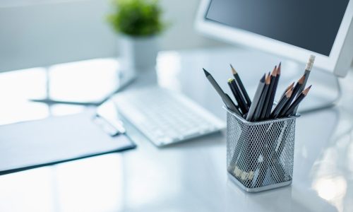 desktop-da-ufficio-moderno_155003-6420